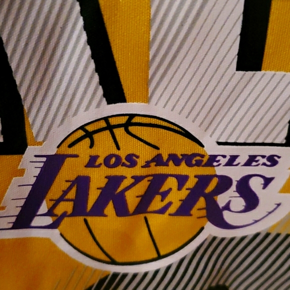 LeBron James (L) Tank Top - Picture 2 of 7